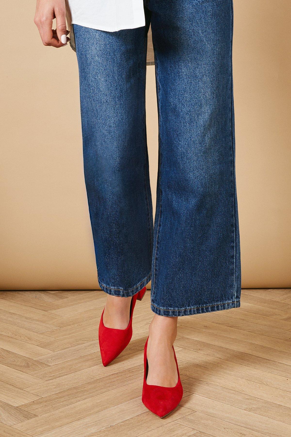 Oasis Vern Faux Suede Pointed Block Court Shoes Red image 2