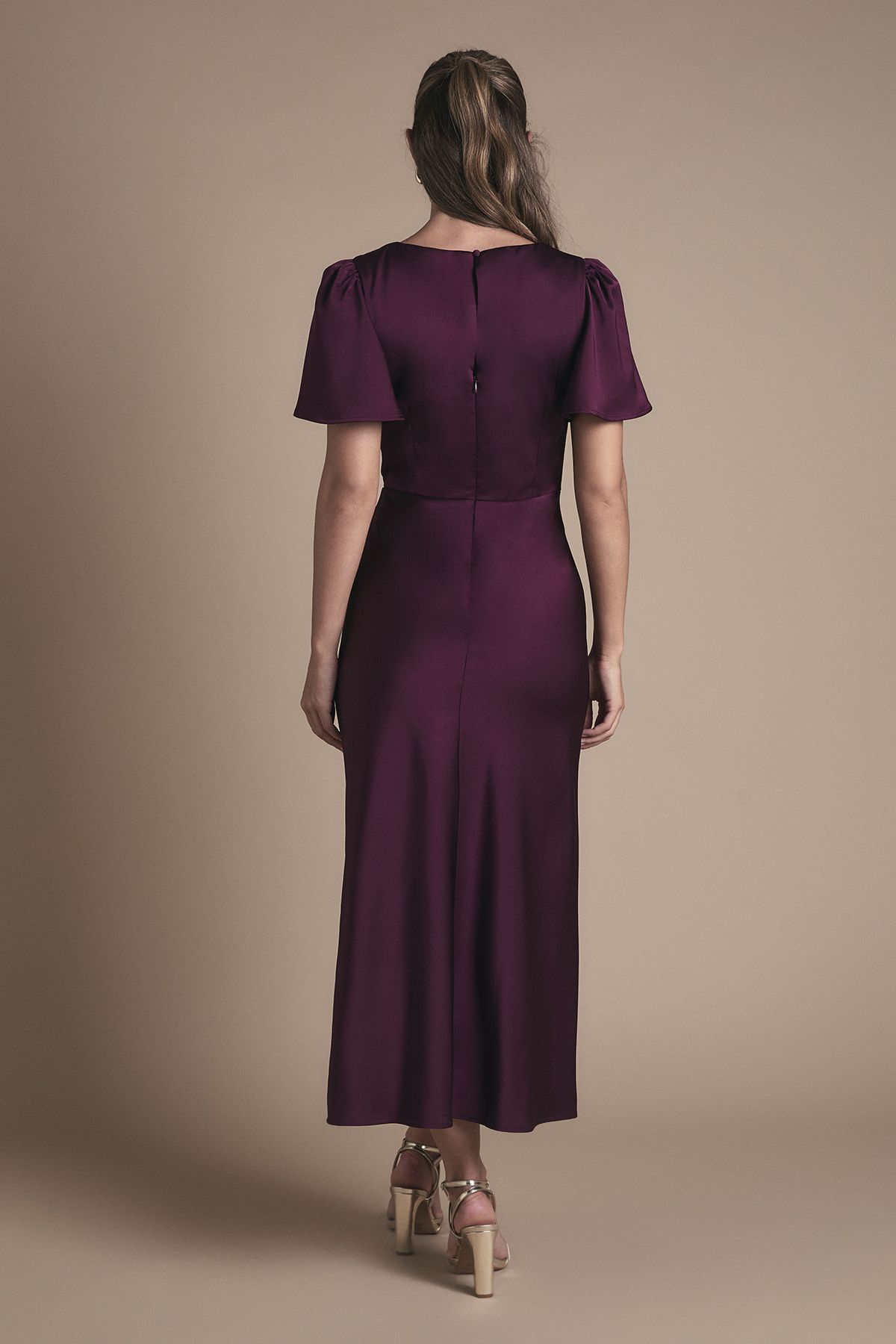 Oasis Satin Twist Front Angel Sleeve Midi Bridesmaid Dress Grape image 4