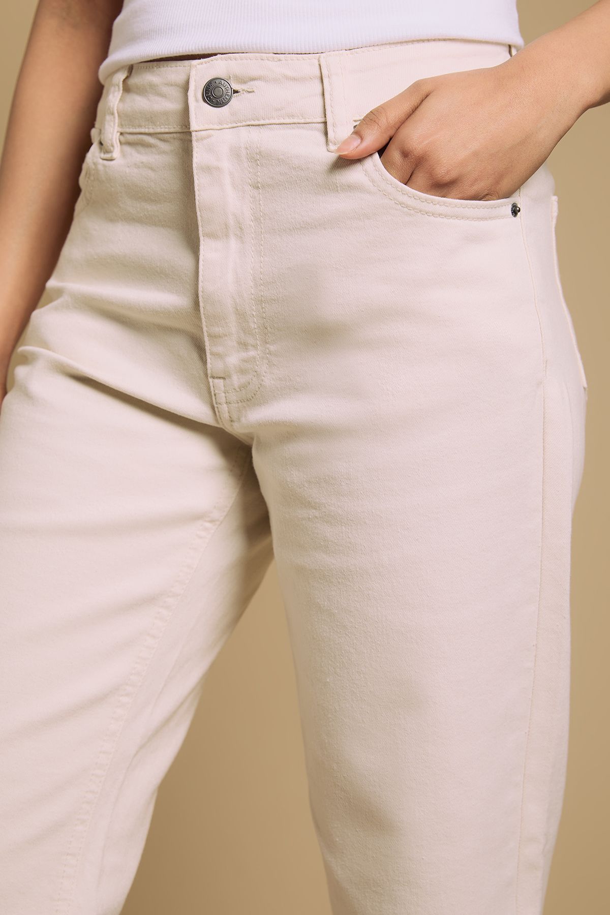 Dorothy Perkins Petite  Comfort Stretch Slim Jeans Ecru image 4