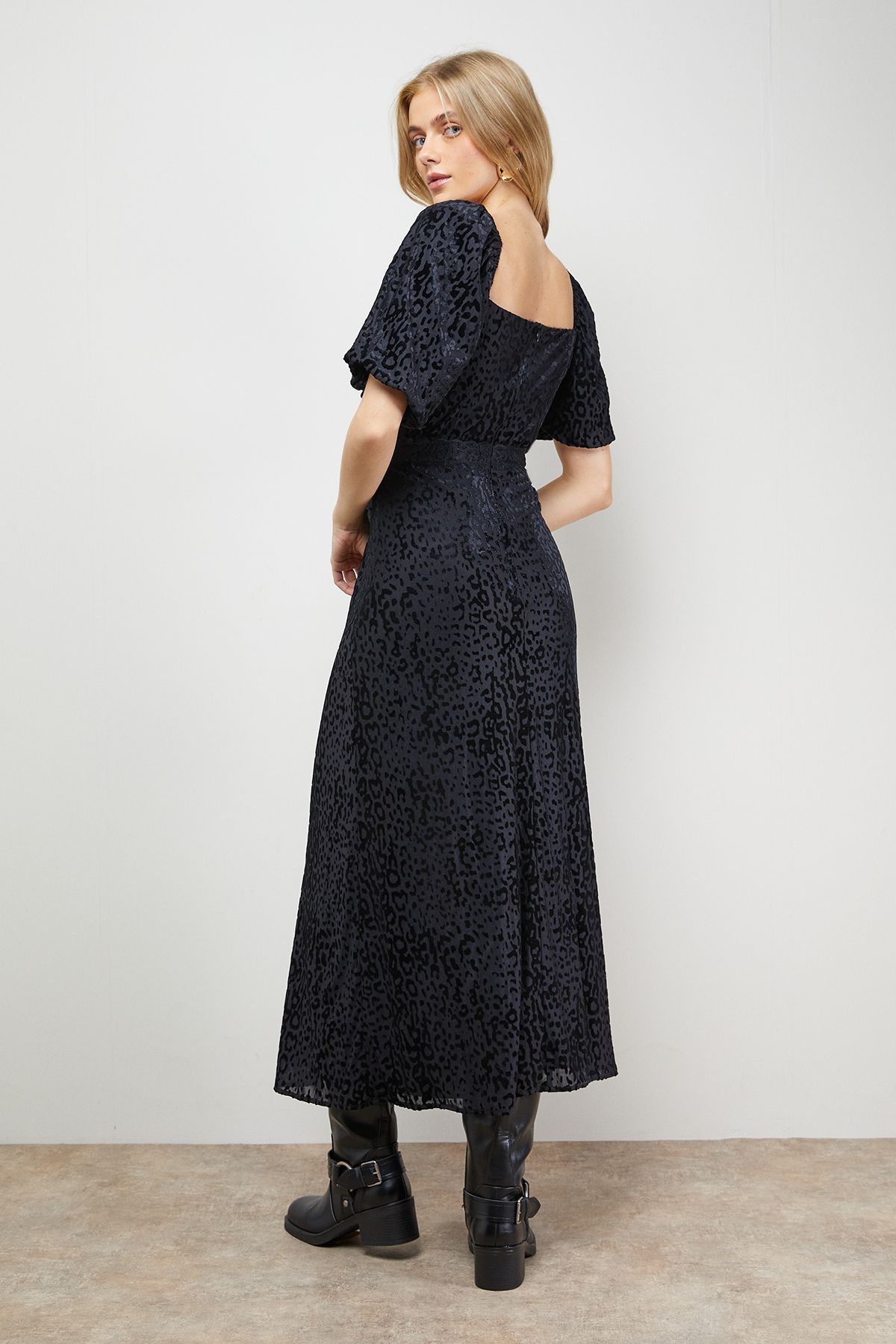 Oasis Devore Puff Sleeve Midi Dress Black image 3