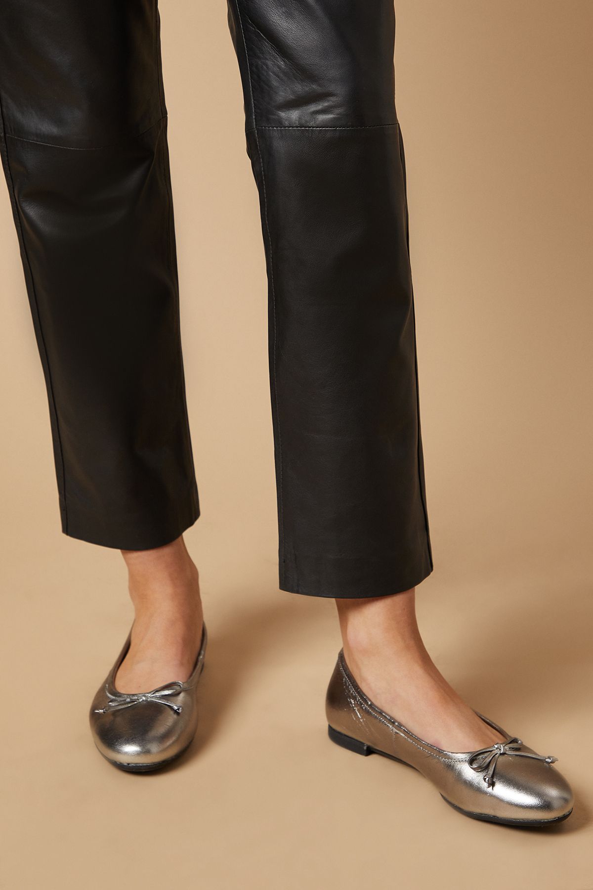 Oasis Blythe Real Leather Round Toe Ballet Pumps Pewter image 4