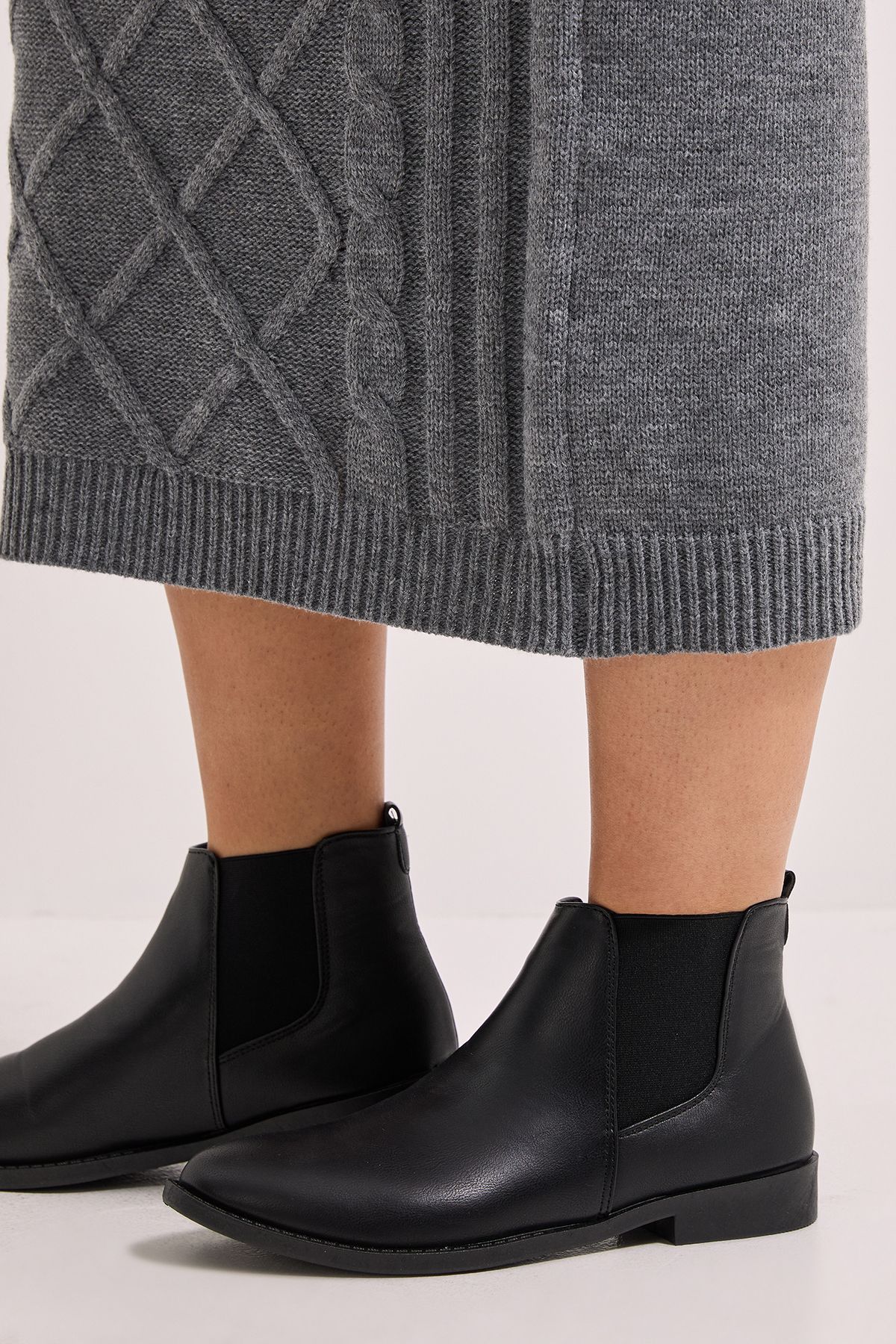 Dorothy Perkins Megs Flat Chelsea Boots Black image 4