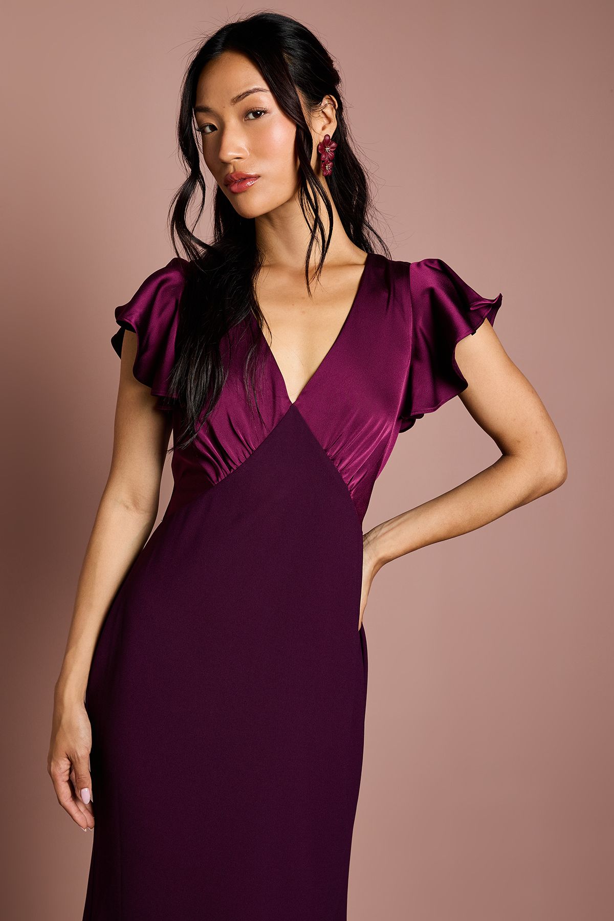 Coast Coast Honoured V Neck Angel Short Sleeve Satin Maxi Bridesmaid Dress Fig image 2