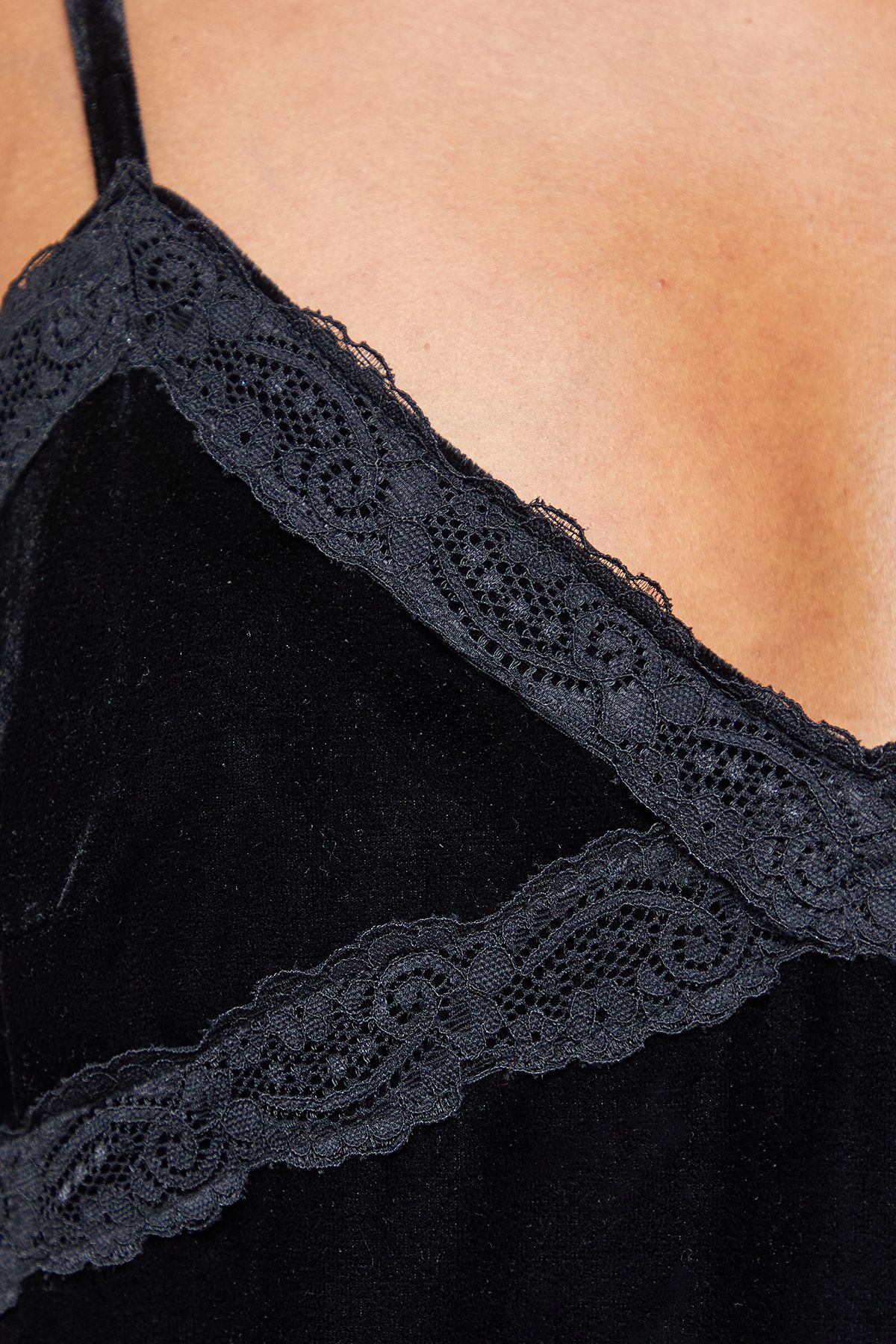 Oasis Velvet Lace Detail V Neck Strappy Cami Top Black image 5