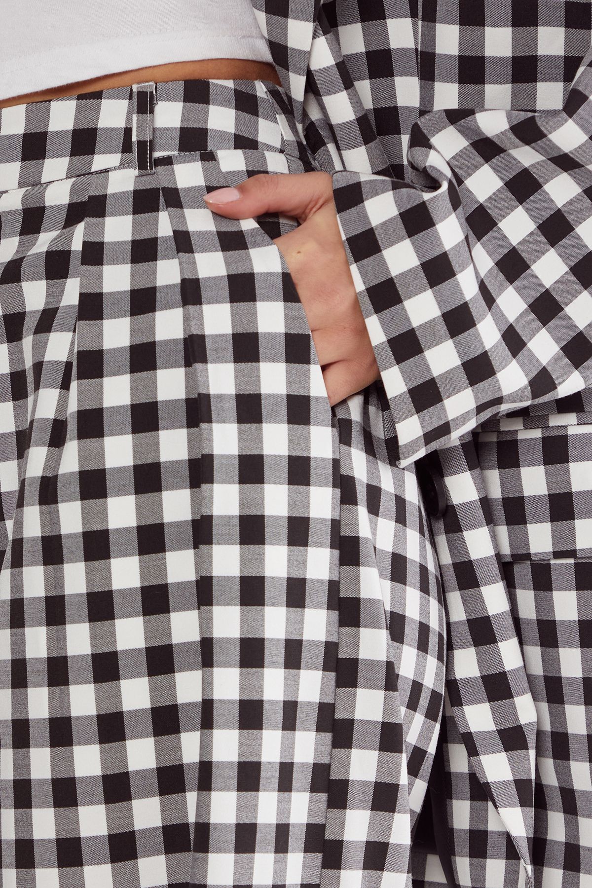 NastyGal Gingham Tailored Wide Leg Pant Mono image 3