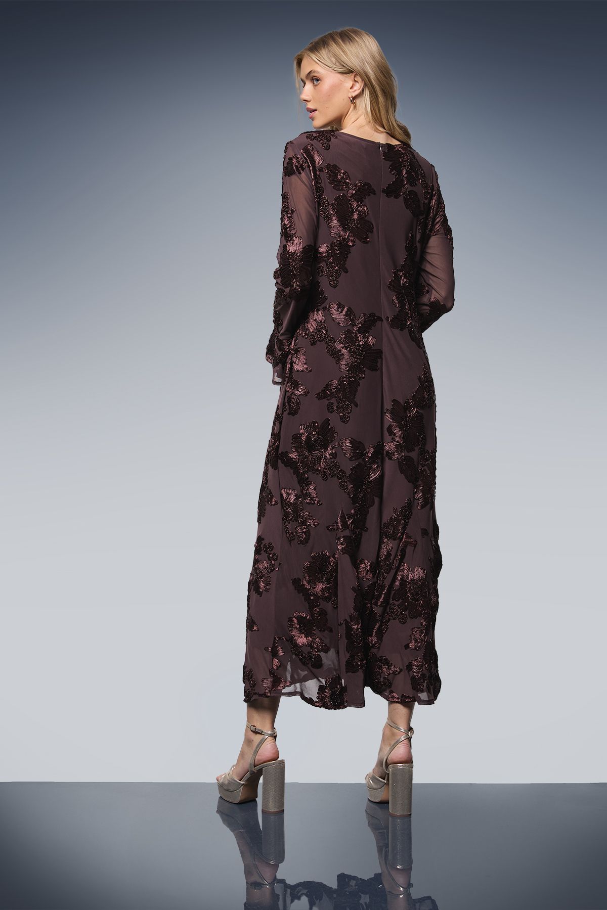 Oasis Textured Floral Detail Midi Dress Chocolate image 3