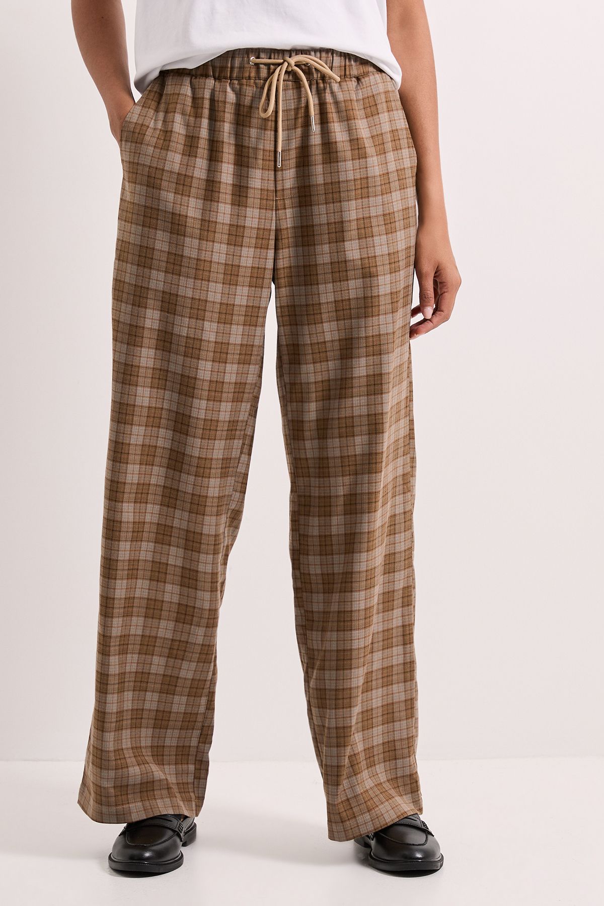 Dorothy Perkins Elasticated Waist Wide Leg Stripe Trouser Brown image 1