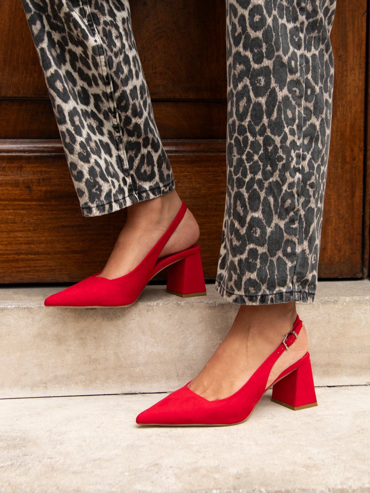 Linzi Laurel Red Faux Suede Block Heeled Court Heel image 2