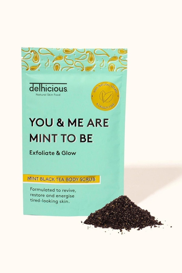 Delhicious Mint Black Tea Body Scrub Green