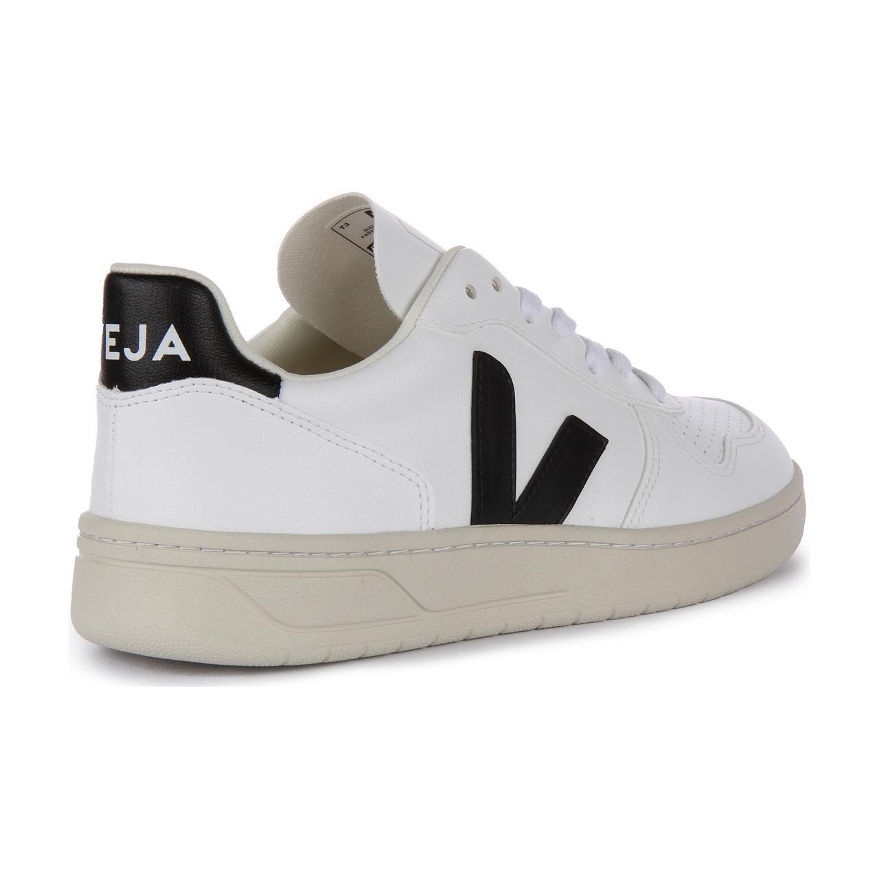 Veja 'V-10 Chromefree' Leather Trainers image 3