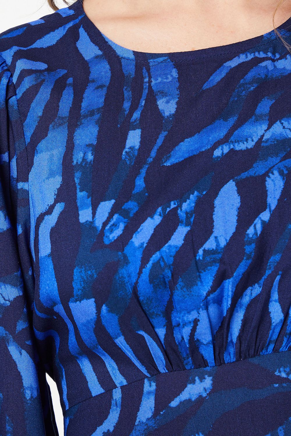 Dorothy Perkins Petite Blue Zebra Shirred Cuff Mini Dress Blue image 5