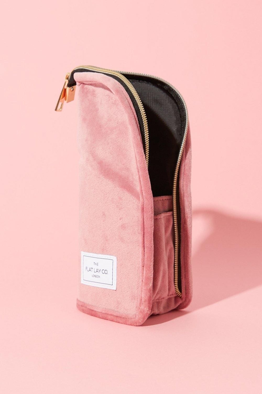 The Flat Lay Co Pink Velvet Brush Case Pink image 2