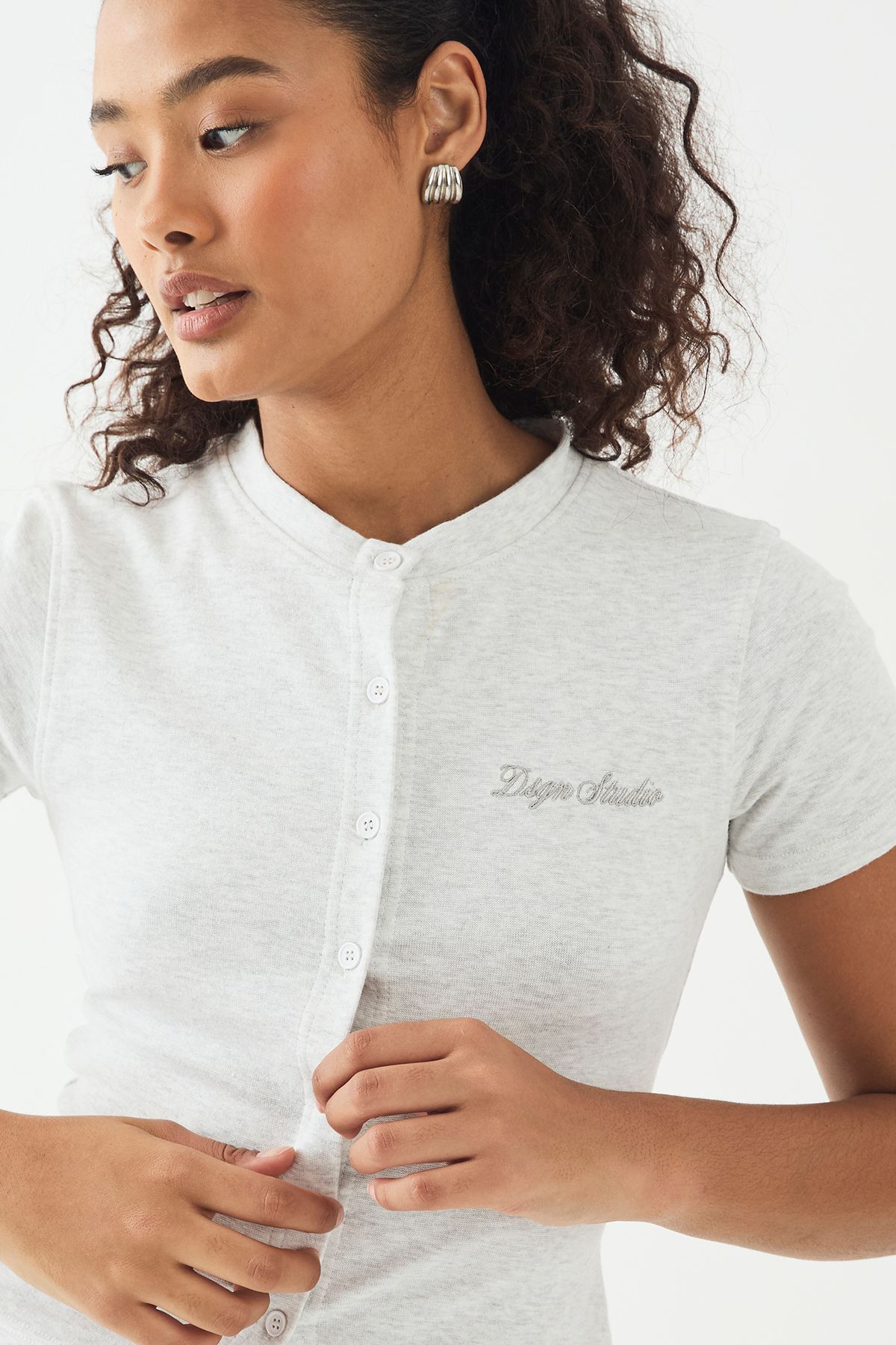 DSGN Studio DSGN Studio Script Embroidery Ribbed Button Through Short Sleeve Top Ash Grey image 4