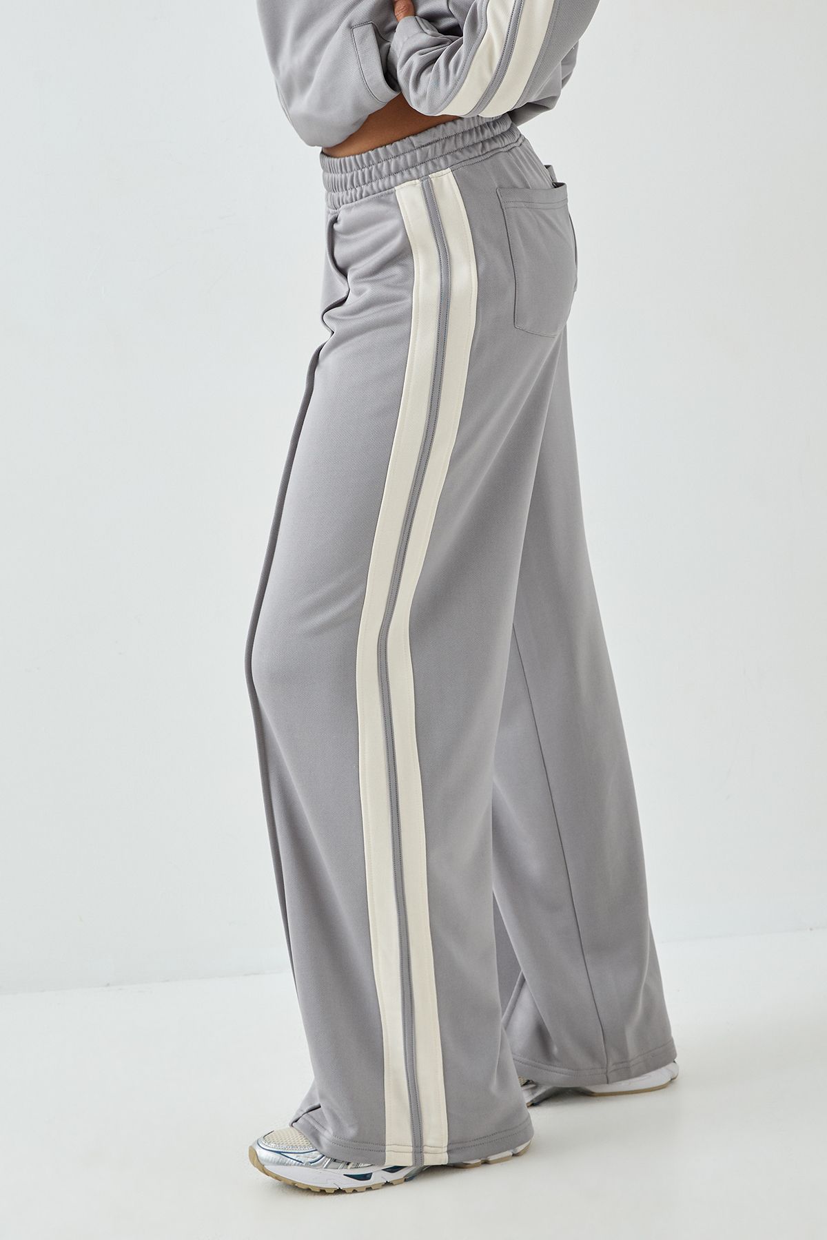DSGN Studio DSGN Studio Tricot Side Stipe Straight Leg Jogger Grey image 3