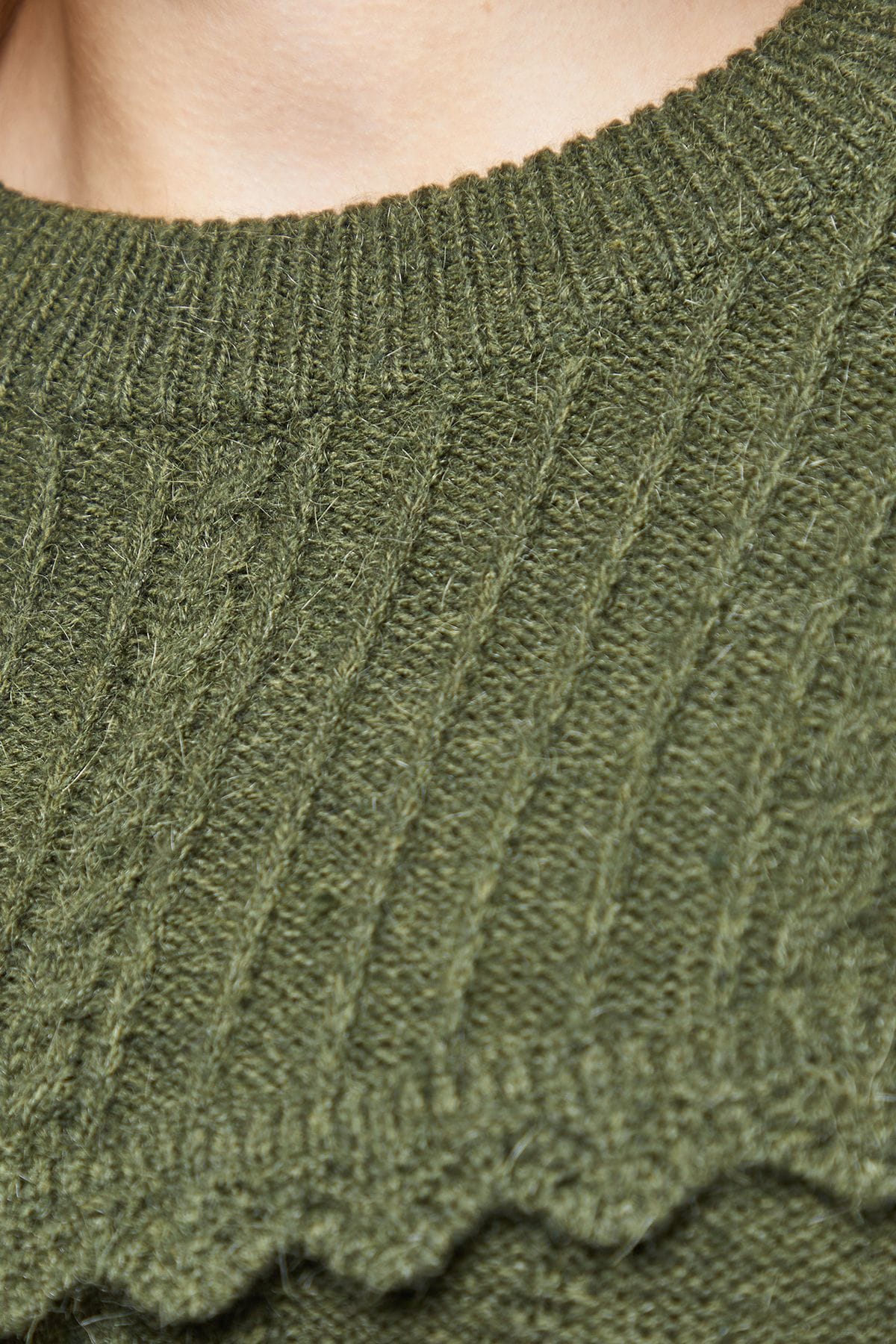 Oasis Cable Knitted Crochet Trim Detail Jumper Khaki image 5