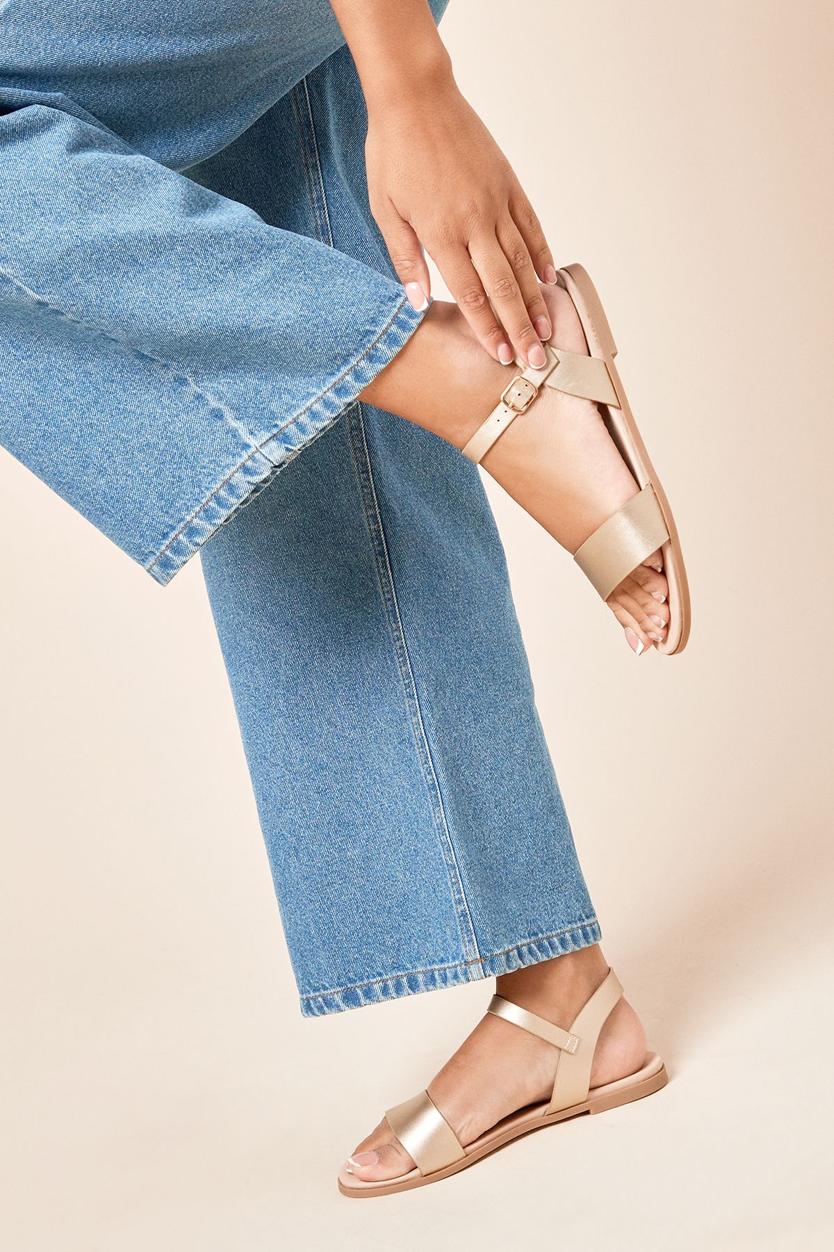 Dorothy Perkins Extra Wide Fit Faye Strappy Flat Sandals Gold