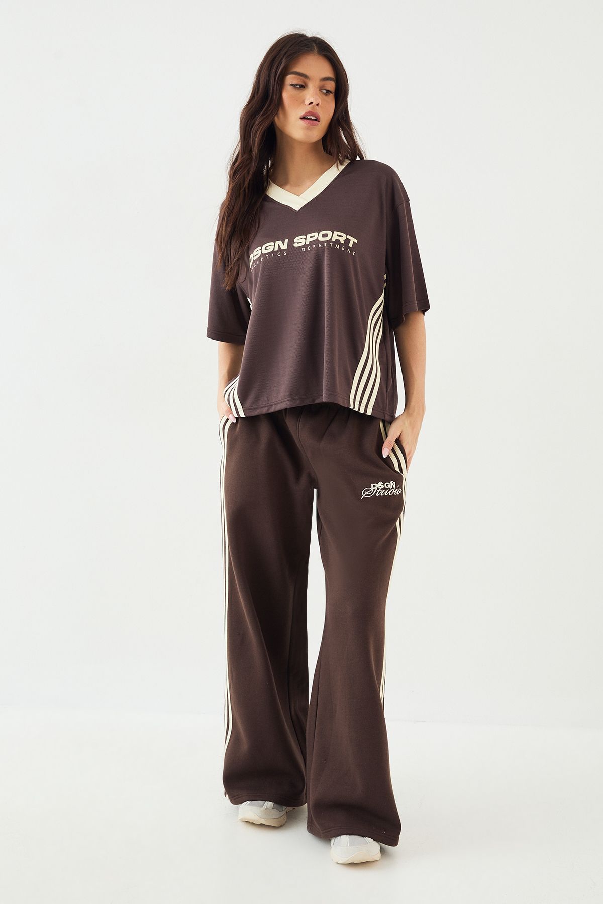 DSGN Studio DSGN Studio Stripe Short Sleeve Football Top Dark Chocolate image 3