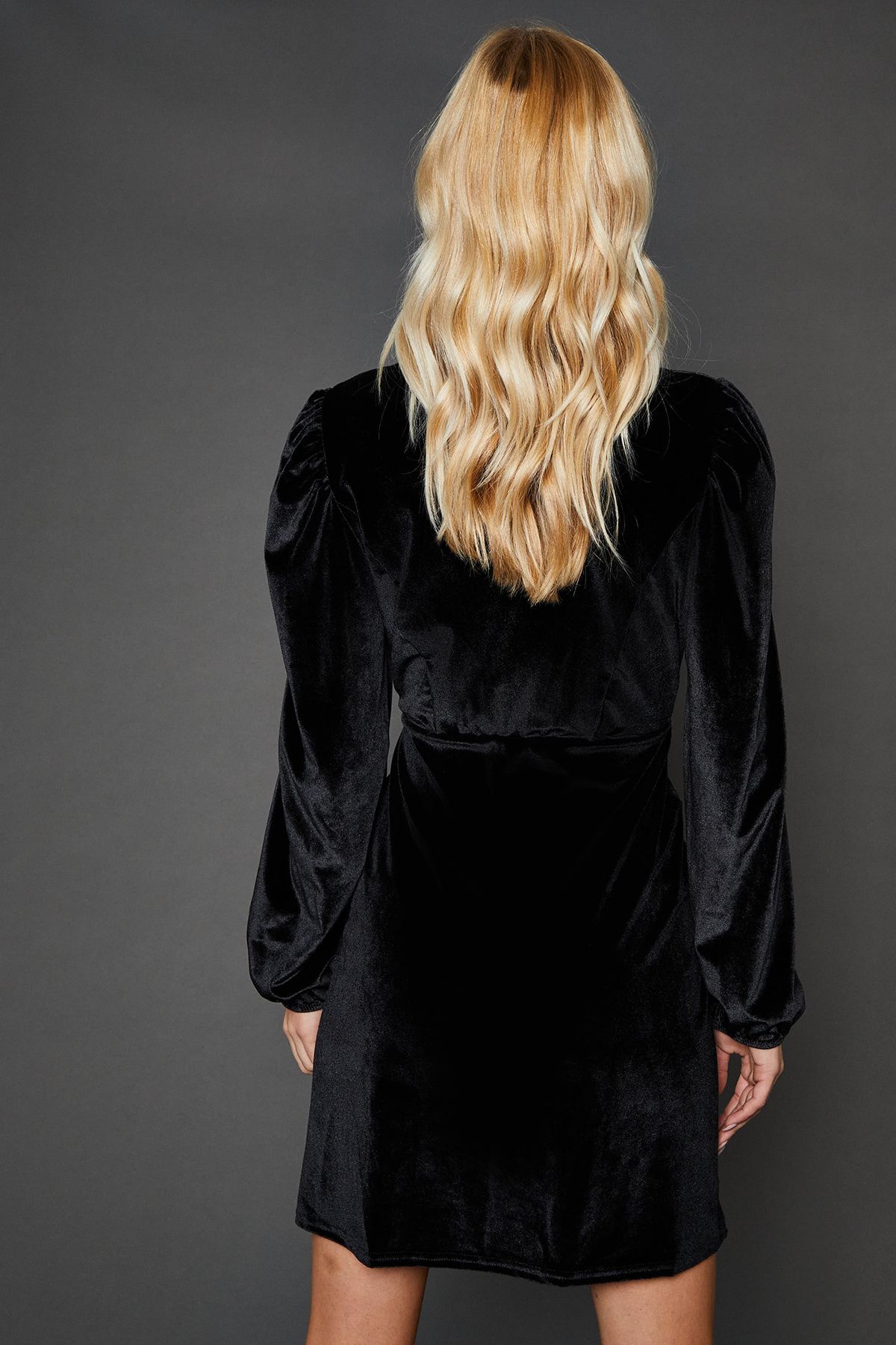 Dorothy Perkins Velvet Sweetheart Neck Mini Dress Black image 3