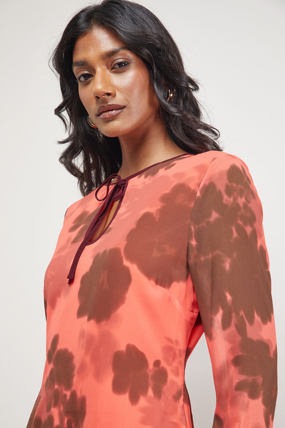 Warehouse Georgette Tie Front Keyhole Tie Cuff Midi Dress Red image 4