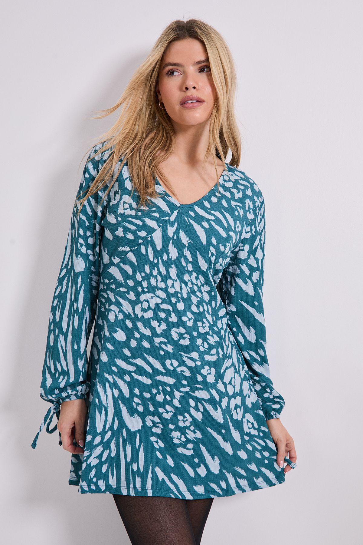 Dorothy Perkins Blue Animal V Neck Empire Seam Blouson Sleeve Mini Dress Blue image 4