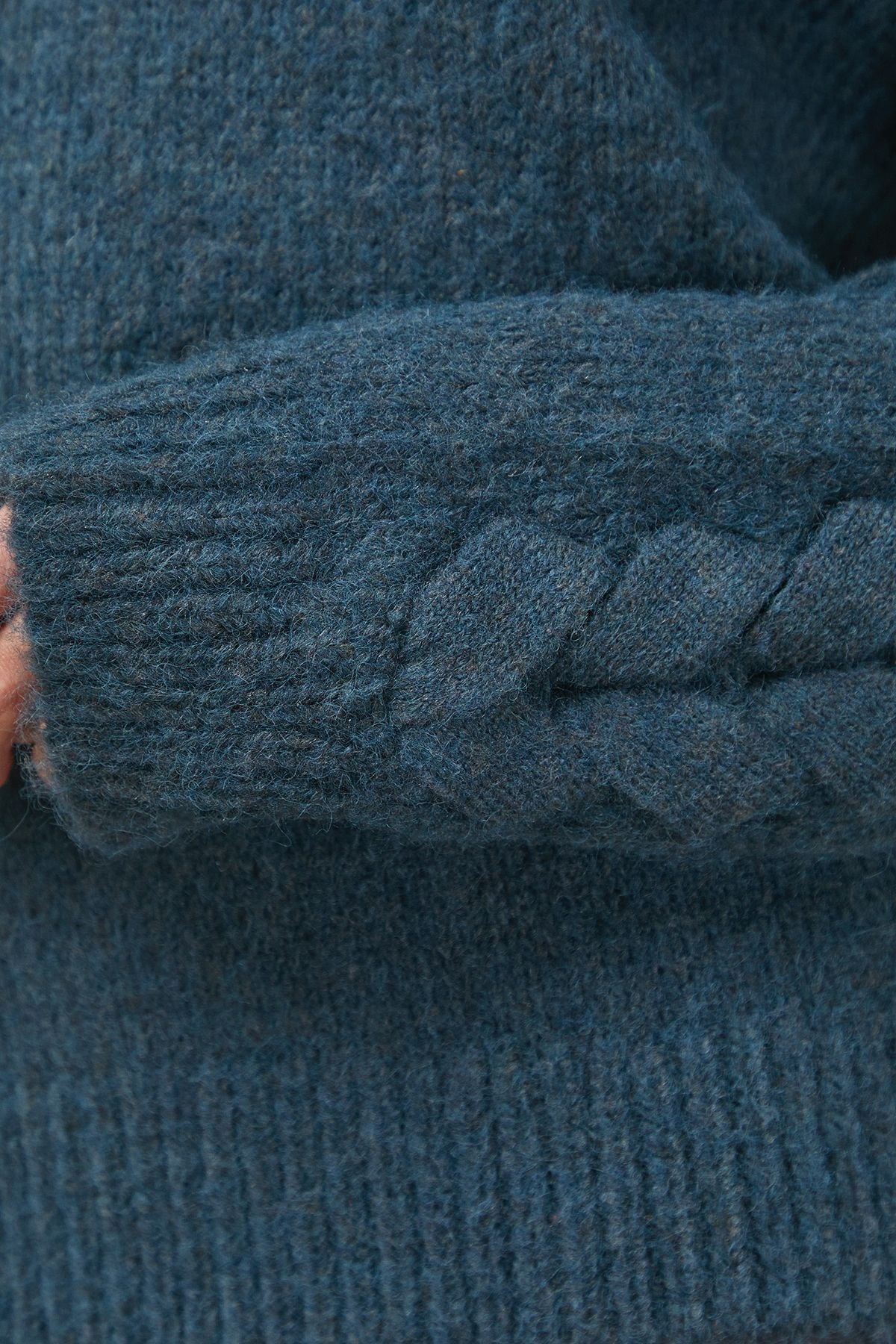 Oasis Cable Knit Sleeve Crew Neck Cosy Jumper Forest image 5