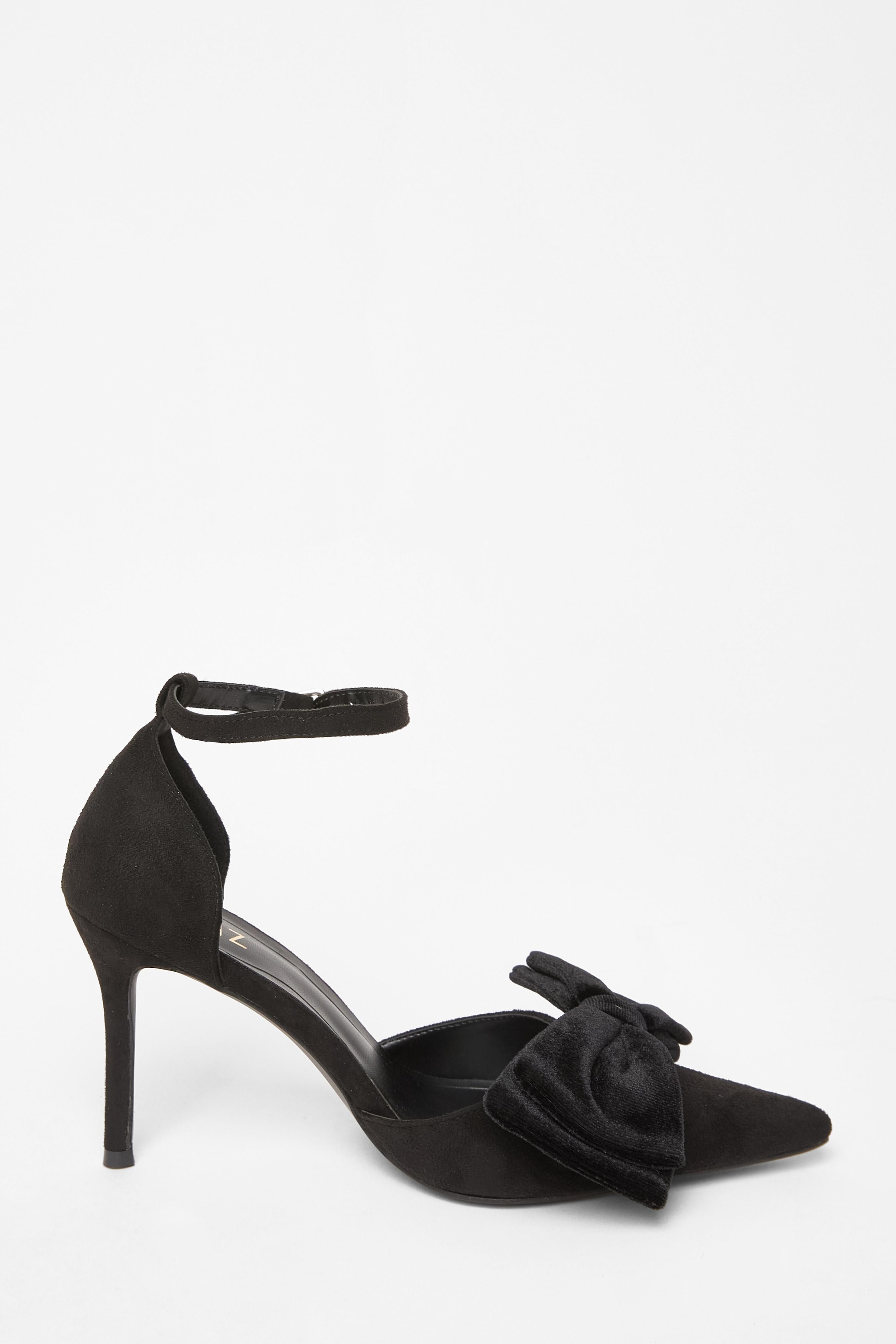 Quiz Black Velvet Bow Court Heels image 5