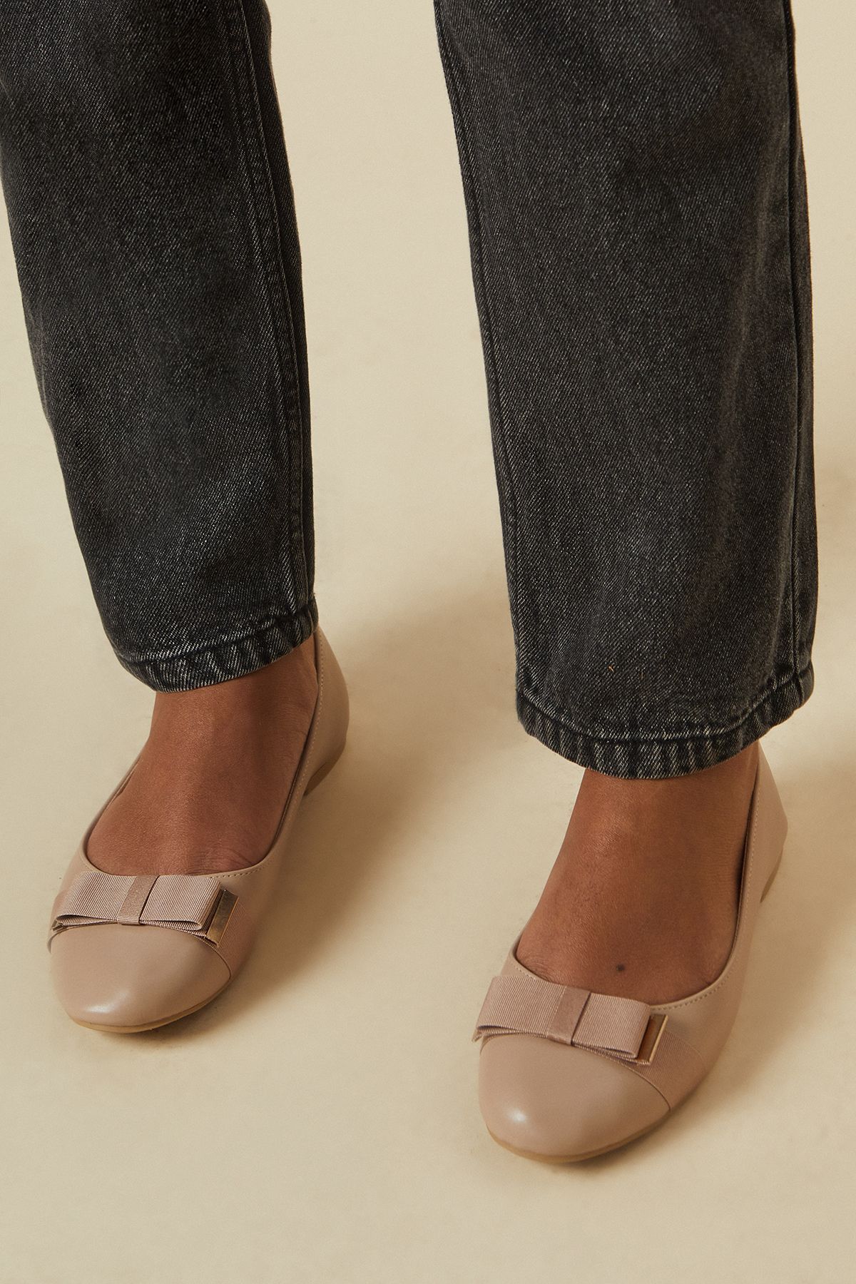 Dorothy Perkins Violet Comfort Bow Detail Ballerinas Beige image 1
