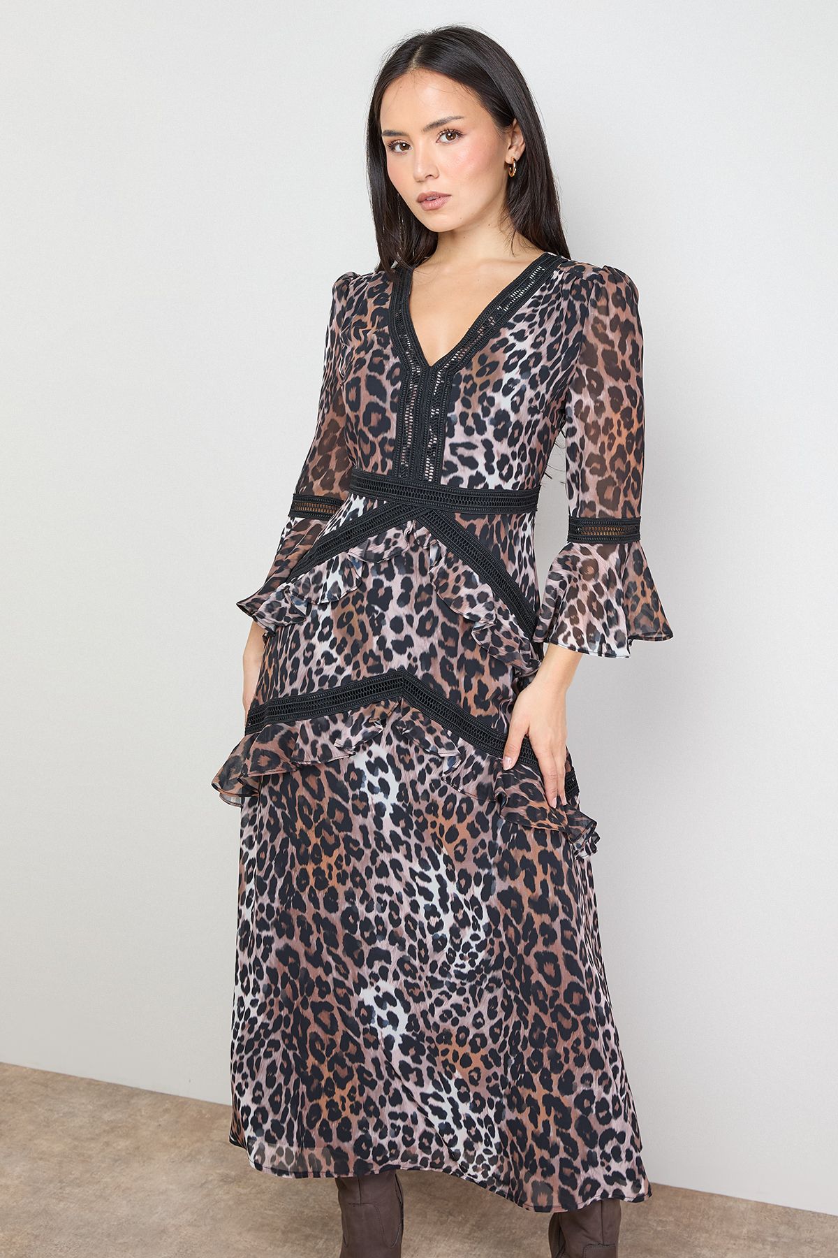 Oasis Petite Printed Lace Trim Detail Flare Sleeve Chiffon Midi Dress Multi image 4