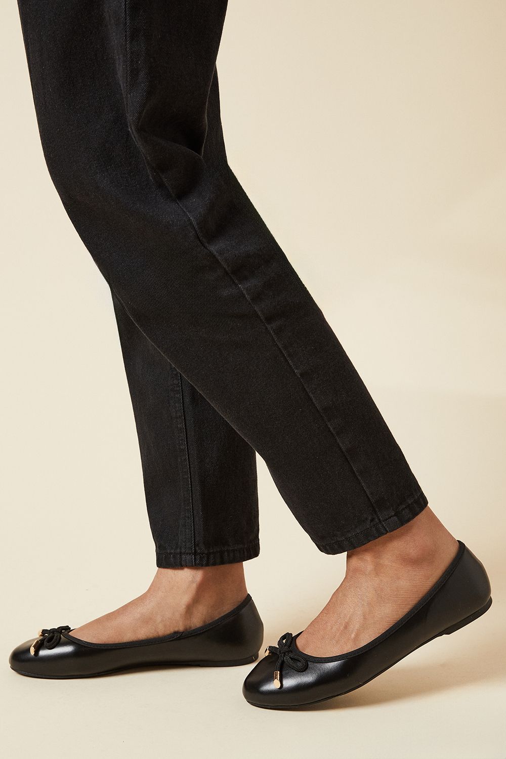 Dorothy Perkins Wide Fit Peaches Bow Detail Ballet Pumps Black image 3