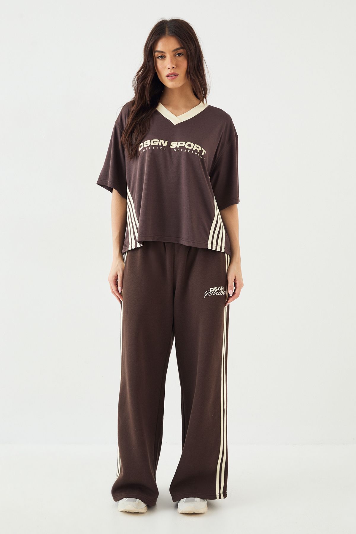 DSGN Studio DSGN Studio Stripe Short Sleeve Football Top Dark Chocolate image 5