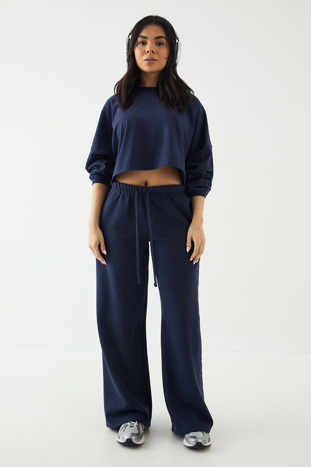 DSGN Studio DSGN Studio Sport Oversized Boxy Crop Long Sleeve T-Shirt Navy image 5