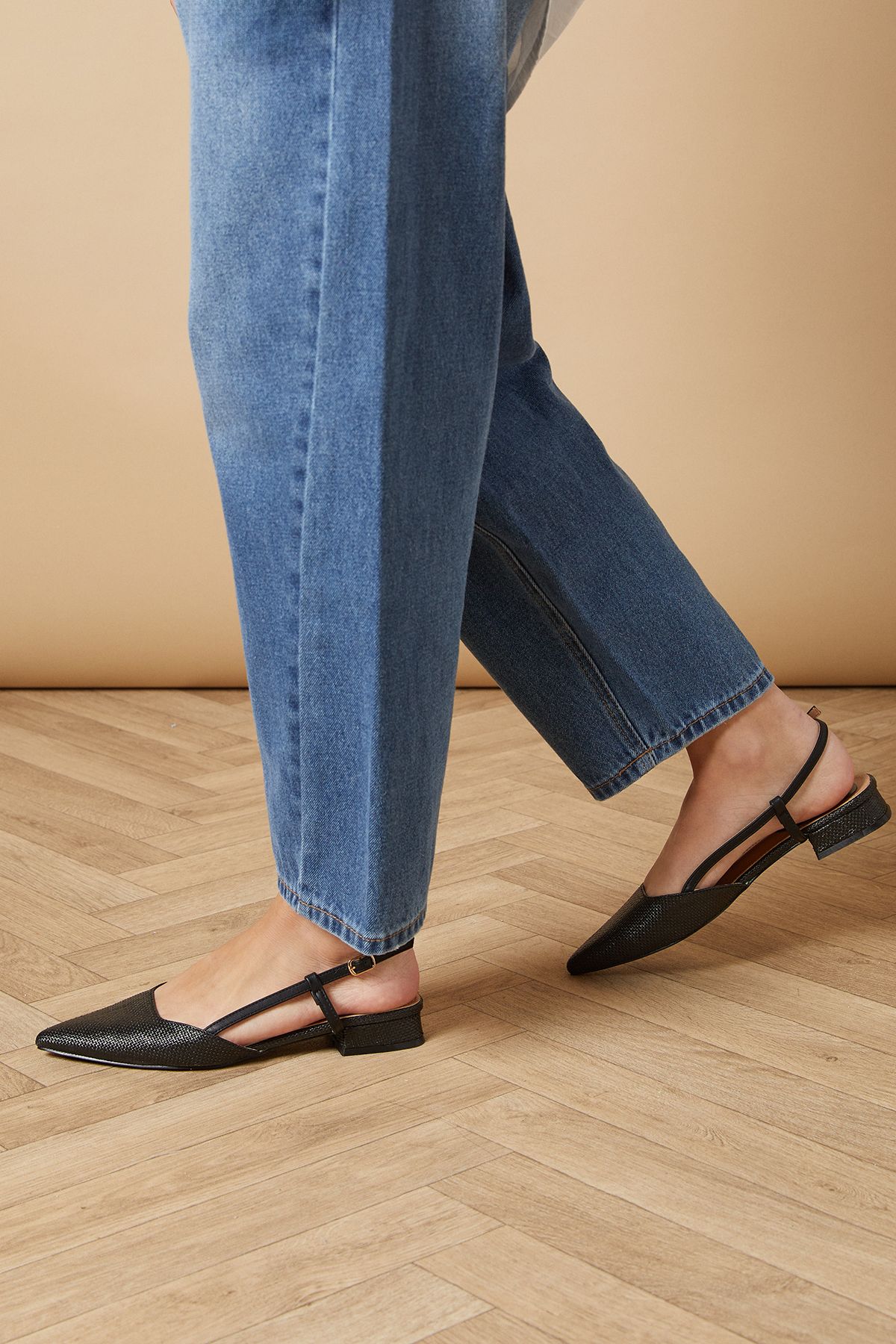 Oasis Isabeau Woven Slingback Low Block Heel Shoes Black image 3