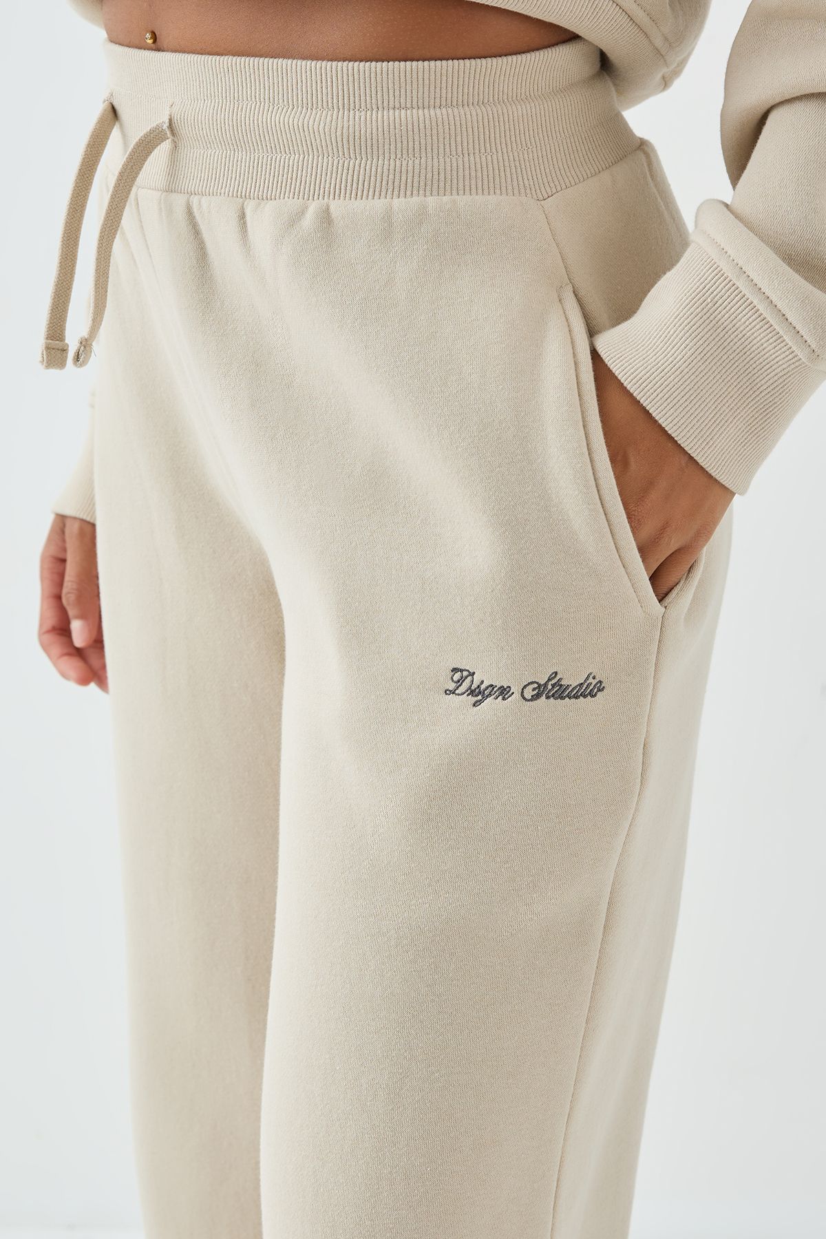 DSGN Studio DSGN Studio Deep Hem Boxy Crop Zip Through Hooded Tracksuit Stone image 5