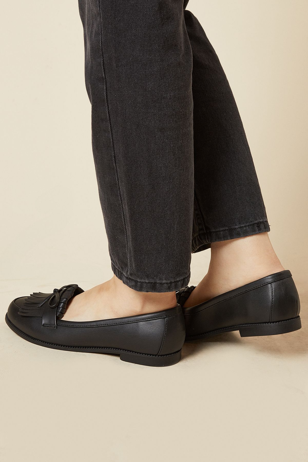 Dorothy Perkins Wide Fit Loretta Tassel Loafers Black image 4