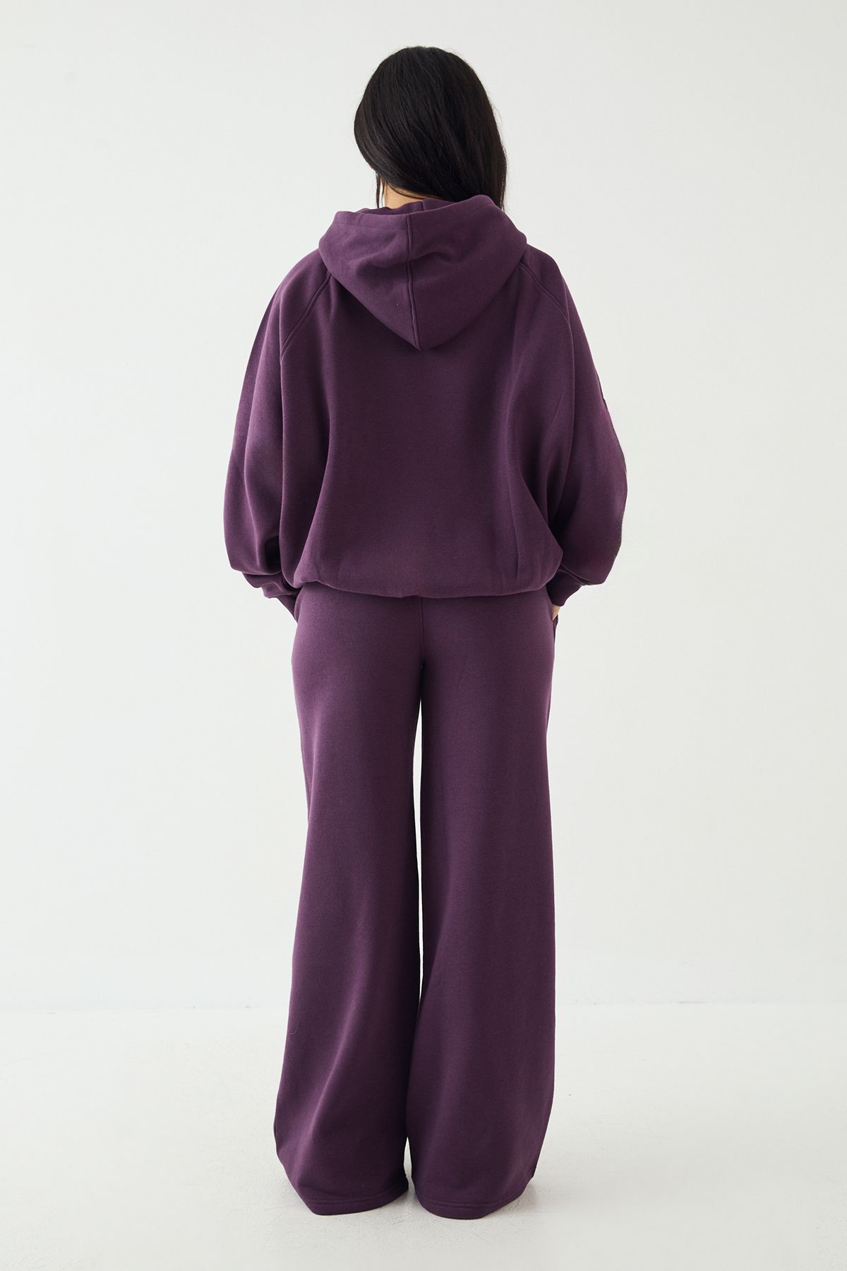 DSGN Studio DSGN Studio Contrast Script Straight Leg Jogger Aubergine image 2