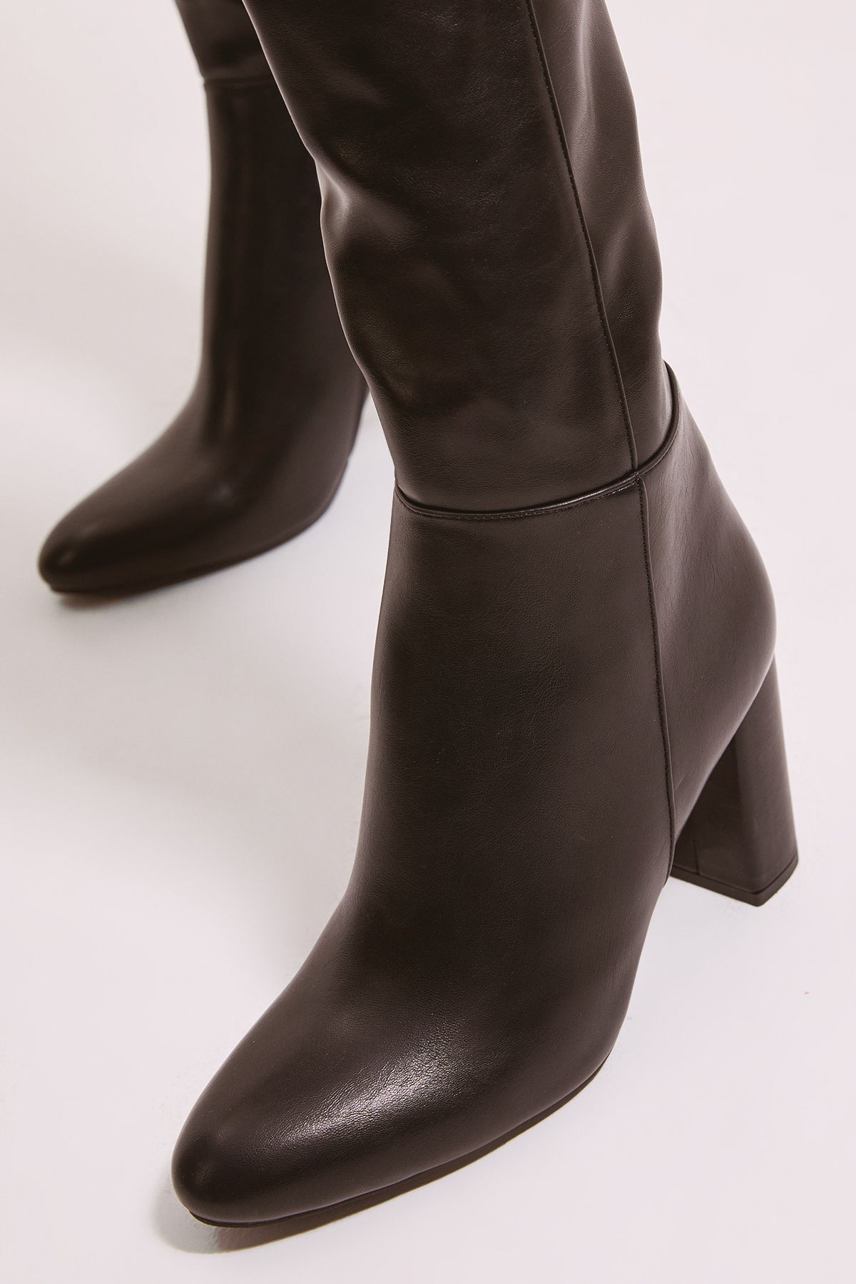 Dorothy Perkins Wide Fit Liliana Almond Toe High Block Heel Knee Boots Brown image 4