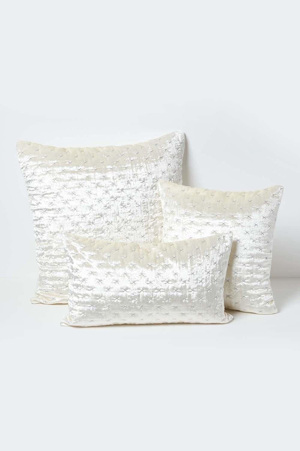 Homescapes Crushed Velvet Cushion Cover image 5