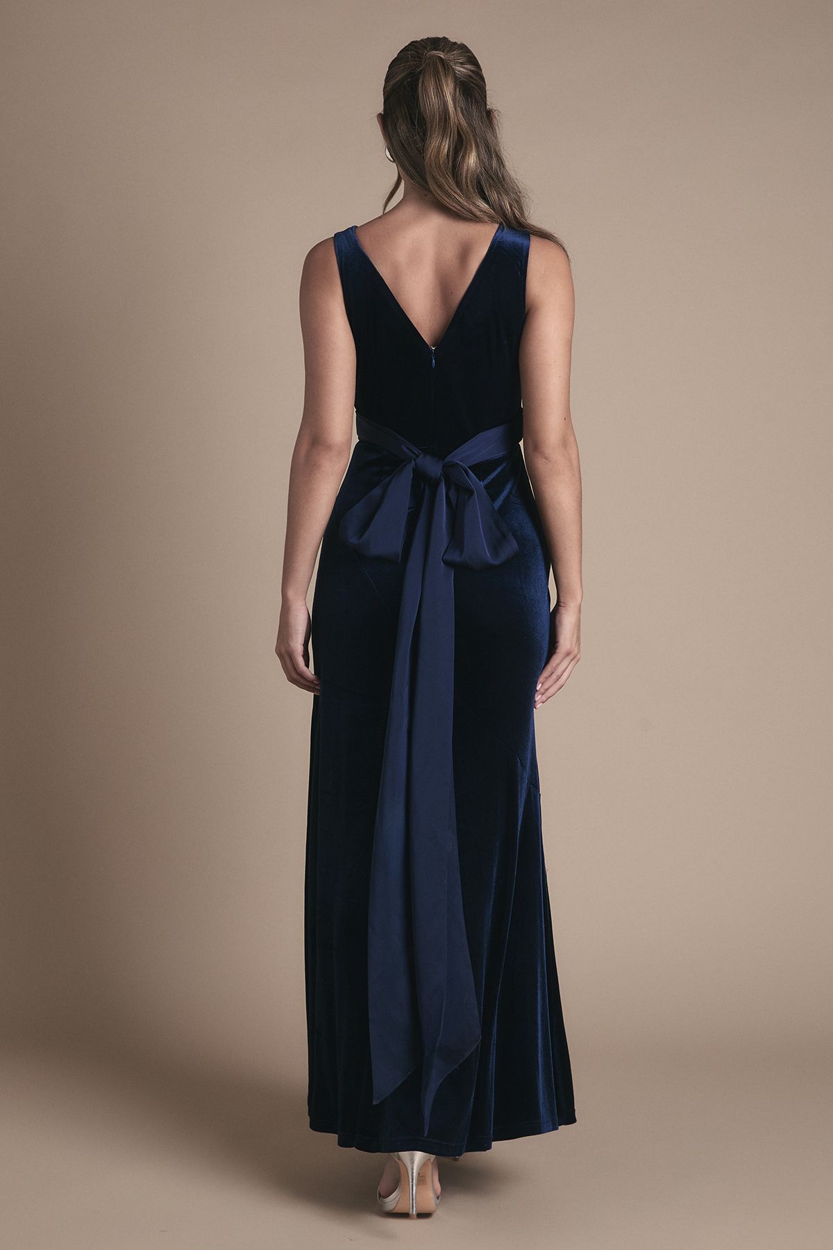 Coast Velvet V Neck Fishtail Maxi Bridesmaid Dress Navy image 4