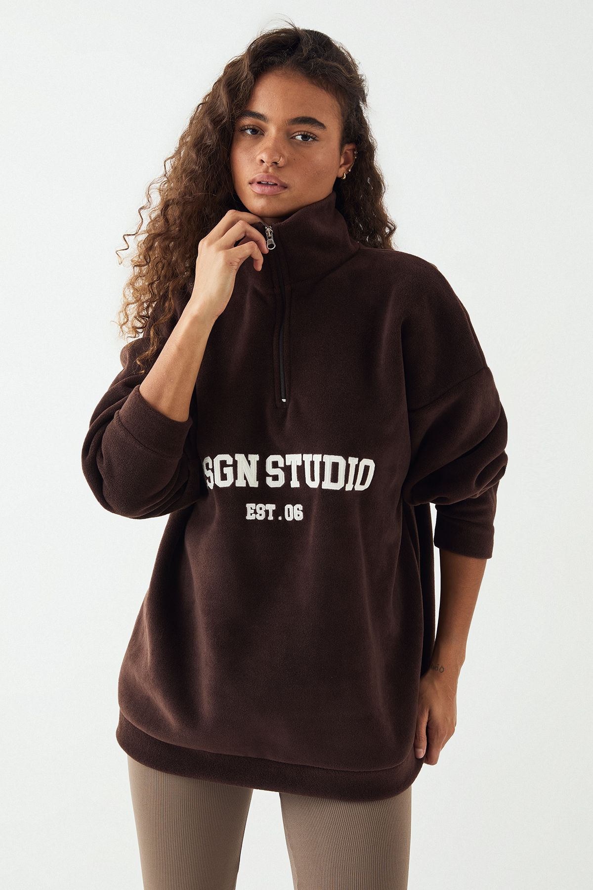 DSGN Studio DSGN Studio Slogan Embroidered Half Zip Oversized Polar Fleece Sweatshirt Chocolate image 1