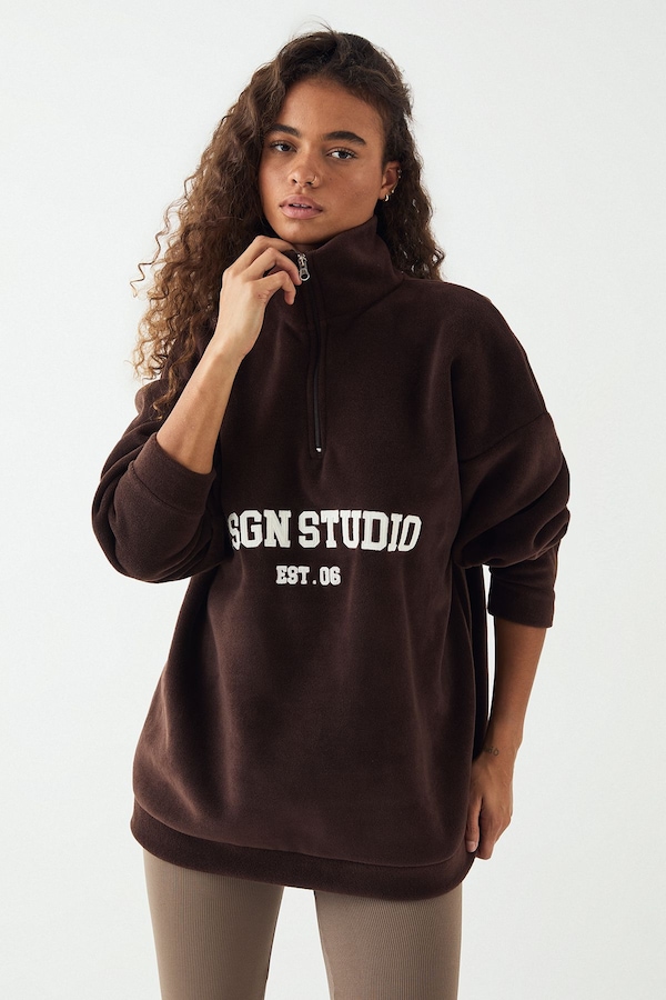 DSGN Studio DSGN Studio Slogan Embroidered Half Zip Oversized Polar Fleece Sweatshirt Chocolate