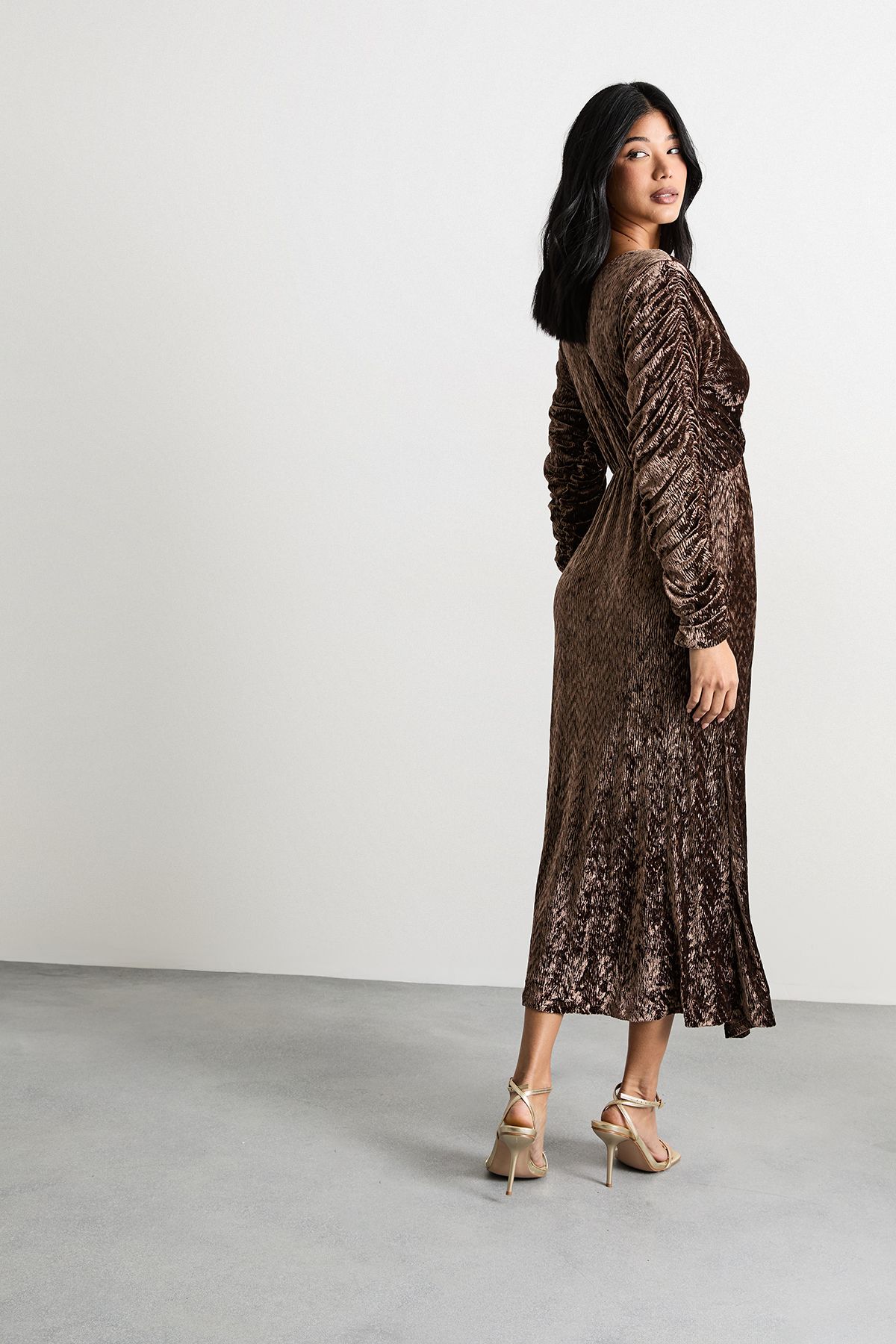 Warehouse Burnout Velvet Batwing Midi Dress Chocolate image 3