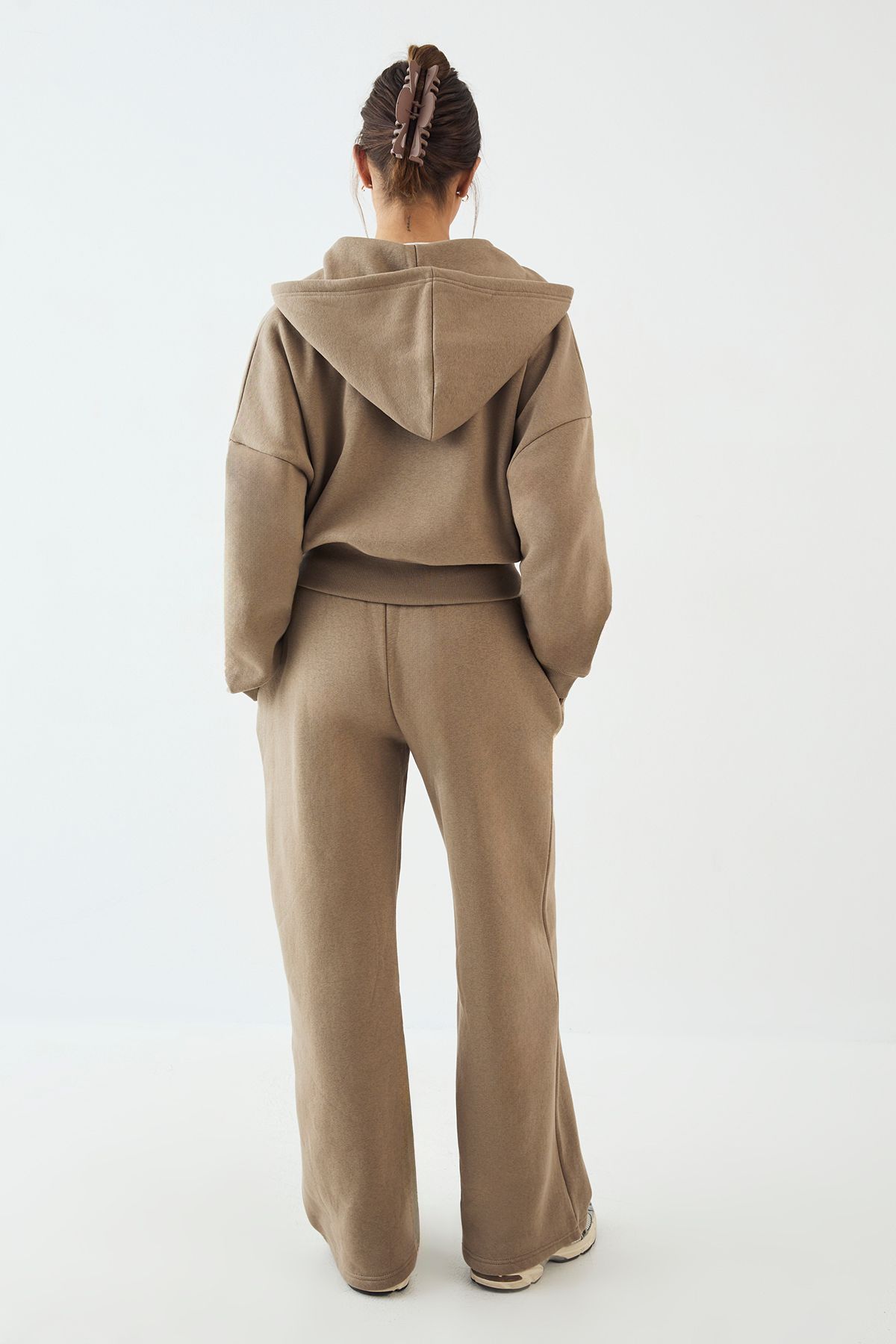 DSGN Studio DSGN Studio Deep Hem Boxy Crop Zip Through Hooded Tracksuit Khaki image 2