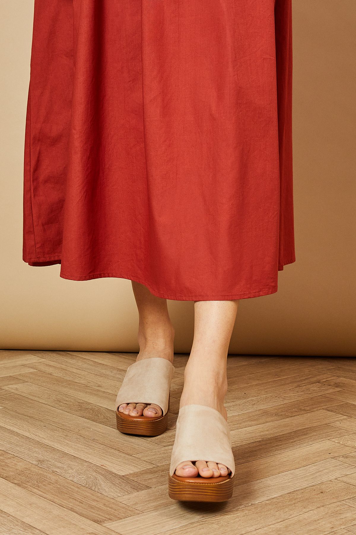 Oasis Ianthe Faux Suede Platform Mules Beige image 2