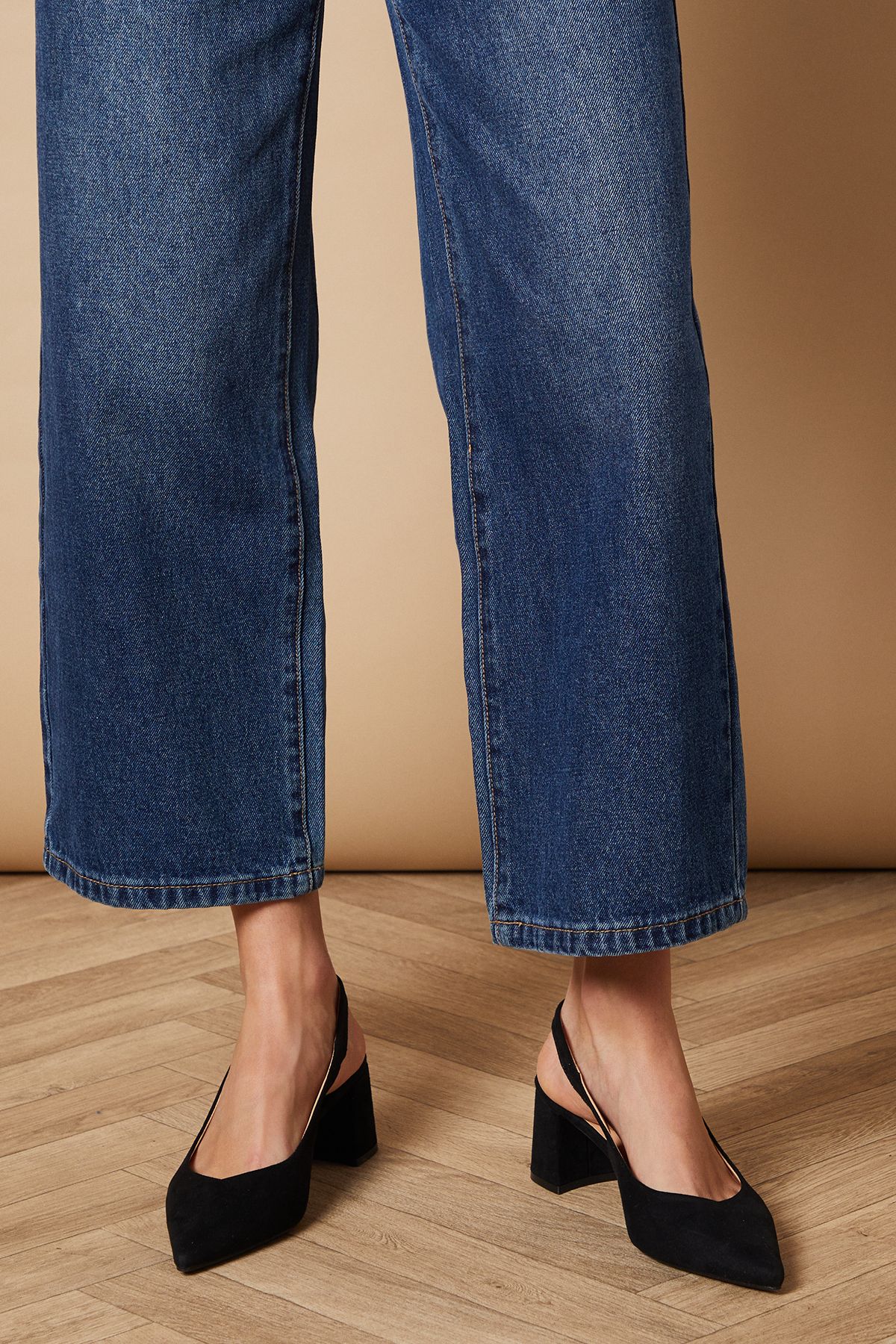 Oasis Enrya Faux Suede Slingback Low Block Heel Shoes Natural Black image 4