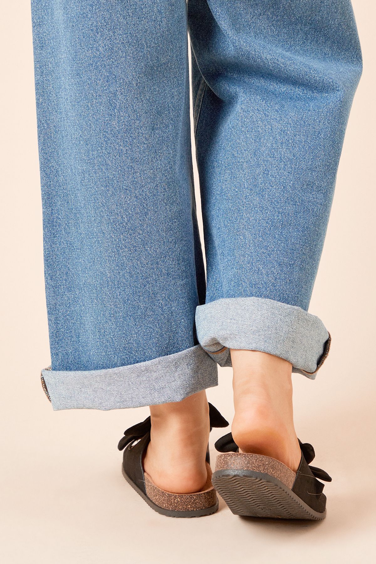 Dorothy Perkins Bryony Faux Suede Double Bow Footbed Sandals Natural Black image 4