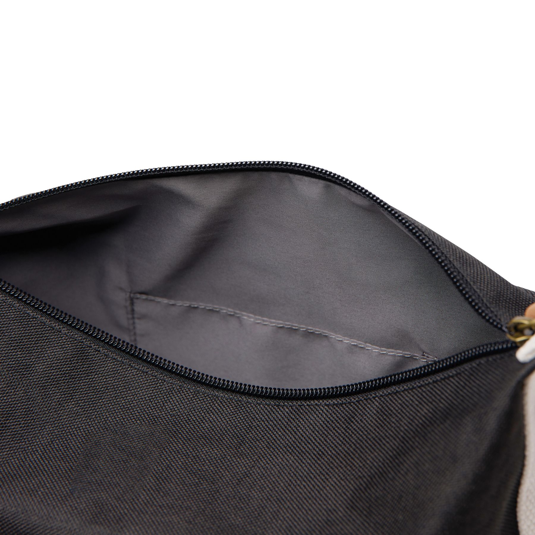 Vinga Sortino Toiletry Bag image 4