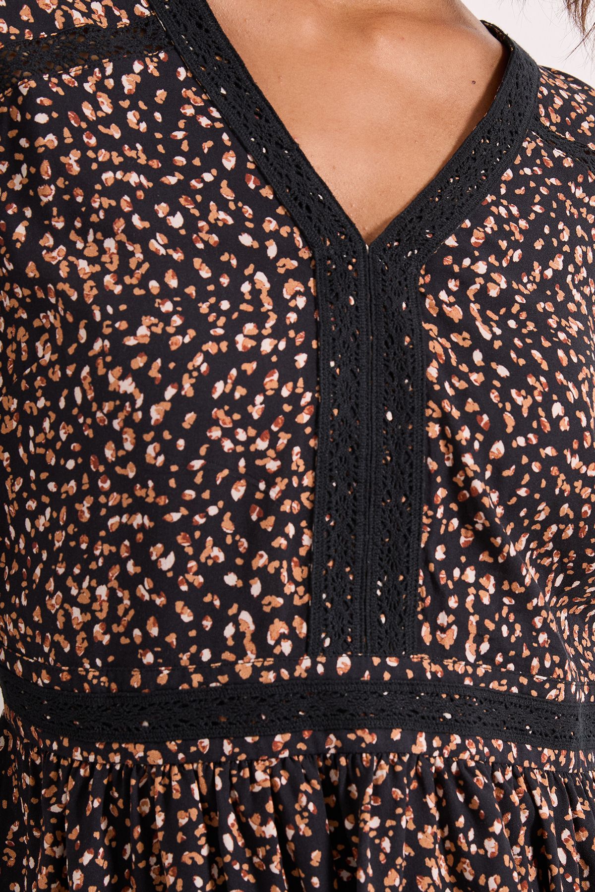 Dorothy Perkins Black Animal Lace Trim Long Sleeve Printed Mini Dress Black image 5