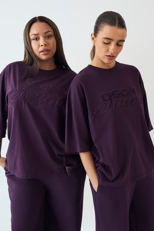 DSGN Studio DSGN Studio Towelling Applique Oversized T-Shirt Aubergine