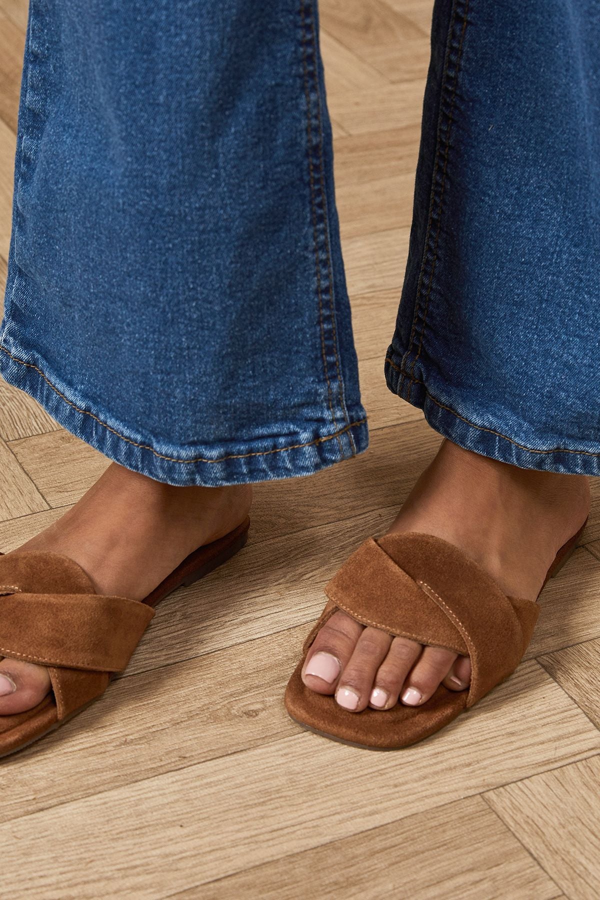 Oasis Fleeta Real Suede Twist Flat Mules Tan image 4