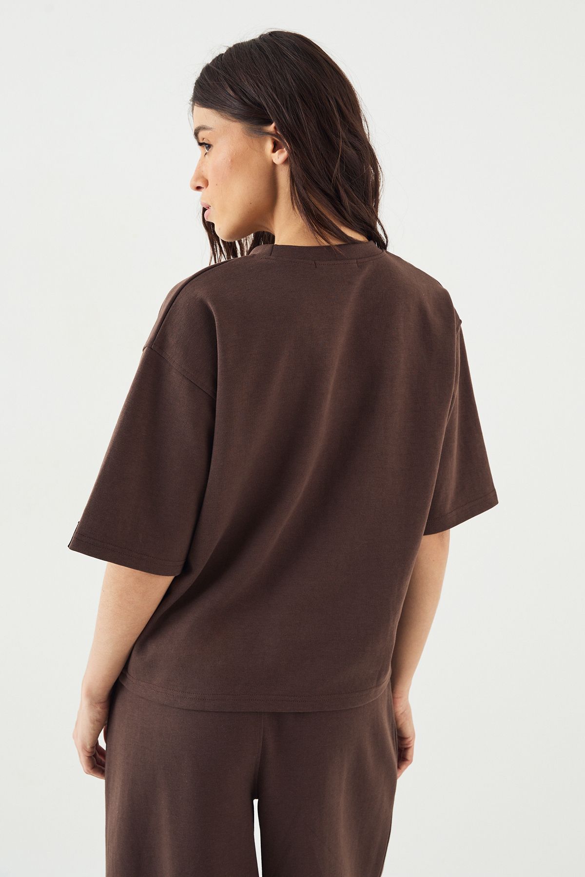 DSGN Studio DSGN Studio Interlock Crew Neck Oversized T-Shirt Dark Chocolate image 2